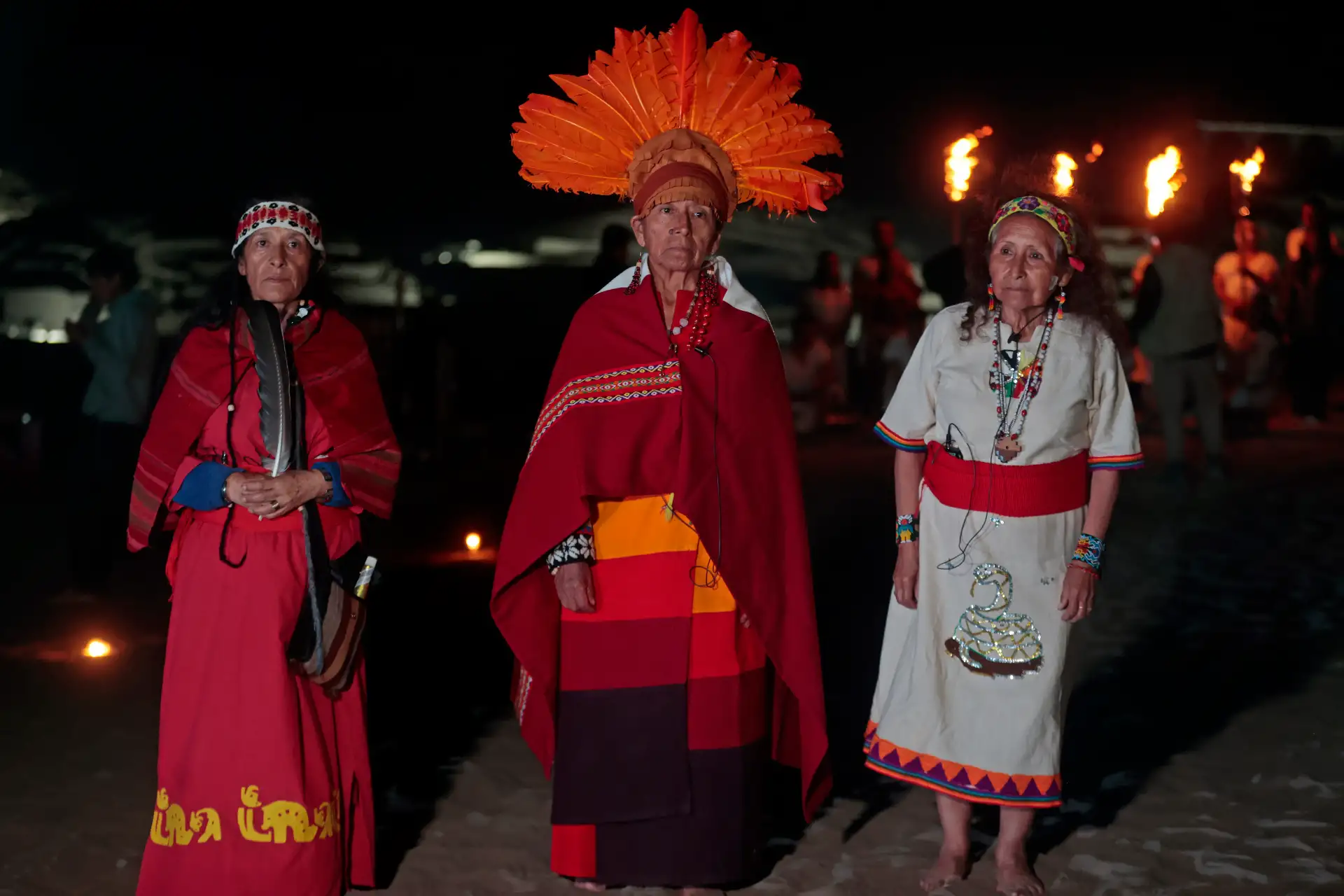 Caral Raymi, Se inicia la ceremonia tradicional en el altar del fuego ubicado a la falda del cerro Gozne Foto: ANDINA/Vidal Tarqui Caral Raymi, Se inicia la ceremonia tradicional en el altar del fuego ubicado a la falda del cerro Gozne Foto: ANDINA/Vidal Tarqui