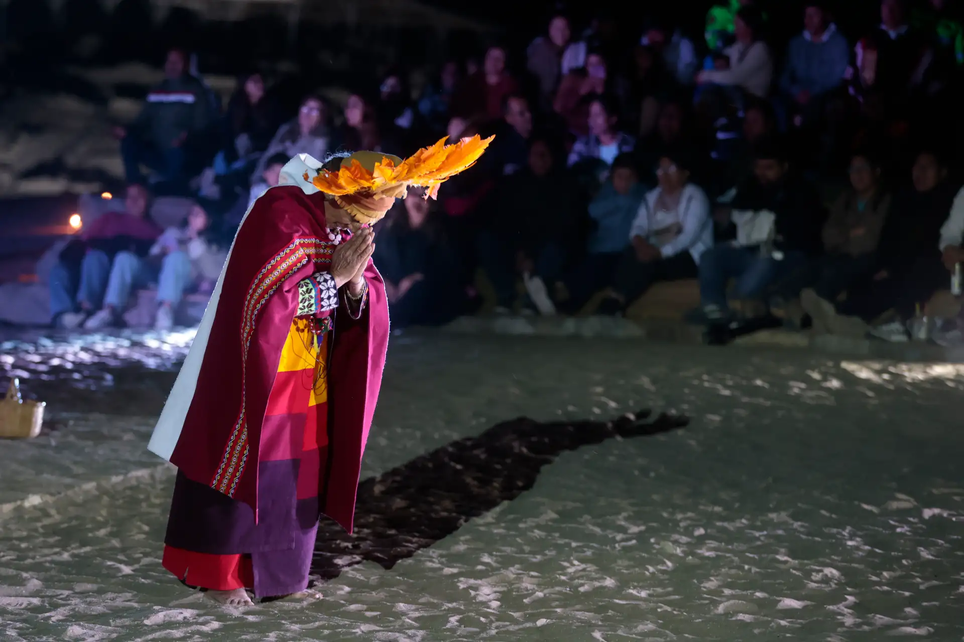 Caral Raymi, Se inicia la ceremonia tradicional en el altar del fuego ubicado a la falda del cerro Gozne Foto: ANDINA/Vidal Tarqui Caral Raymi, Se inicia la ceremonia tradicional en el altar del fuego ubicado a la falda del cerro Gozne Foto: ANDINA/Vidal Tarqui