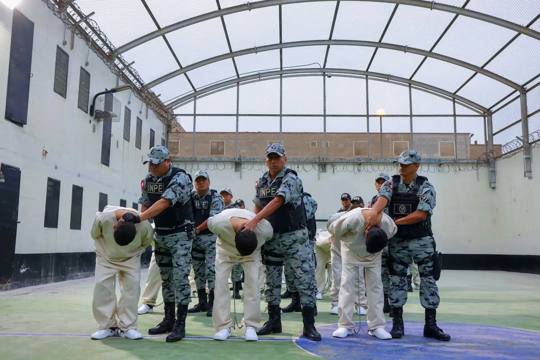El presidente José Jerí estuvo presente en el traslado de reos de alta peligrosidad al establecimiento penitenciario Ancón I de Máxima Seguridad.
Foto: ANDINA/Prensa Presidencia El presidente José Jerí estuvo presente en el traslado de reos de alta peligrosidad al establecimiento penitenciario Ancón I de Máxima Seguridad.
Foto: ANDINA/Prensa Presidencia