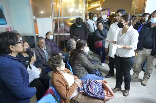Ministra de Desarrollo e Inclusión Social, Lesly Shica Seguil realiza visita inopinada al hospital Rebagliati. Foto: Midis
