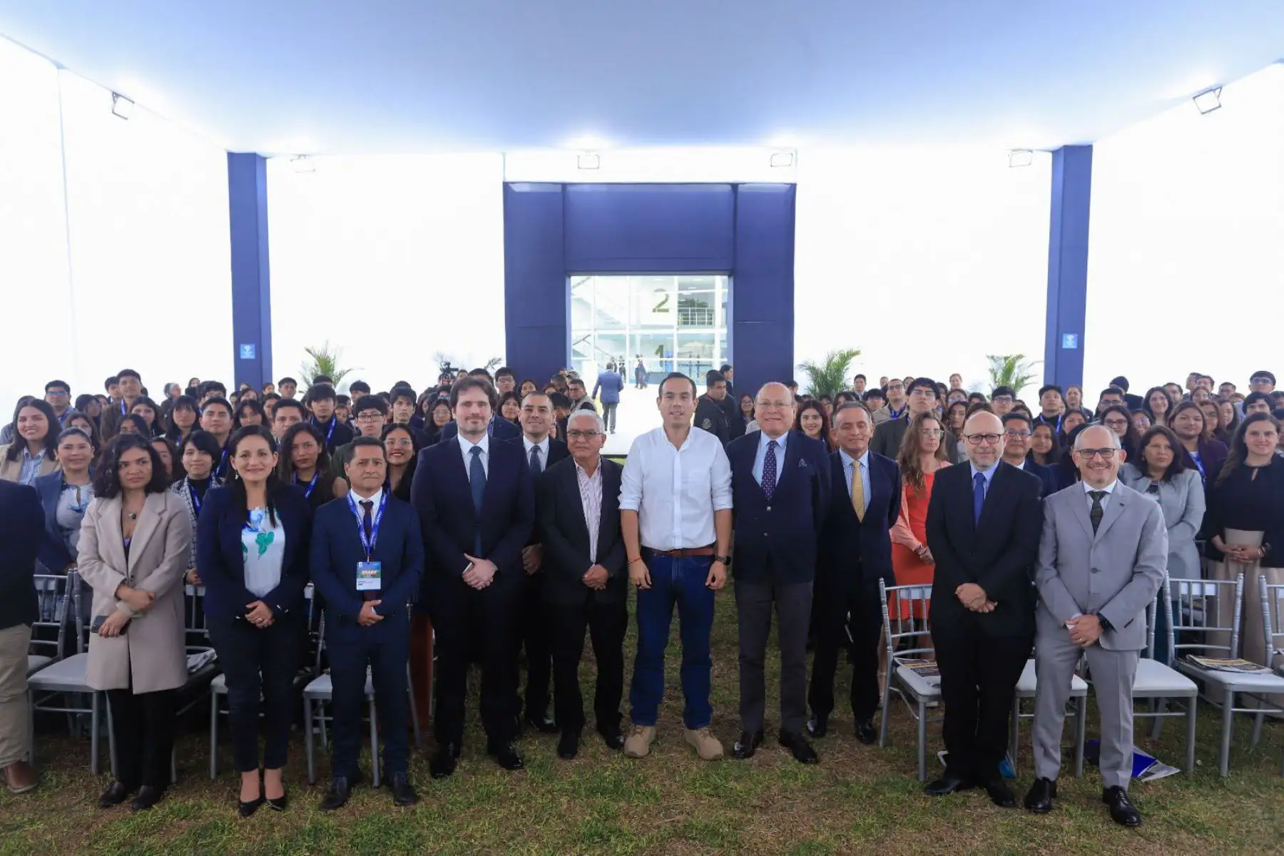 El presidente José Jerí Oré participa en la Audiencia Voz Universitaria, realizada en la Universidad Científica del Sur. Ahí absolvió preguntas de los jóvenes universitarios sobre empleabilidad, salud, lucha contra la criminalidad y oportunidades de desarrollo para los peruanos.
Foto: ANDINA/ Prensa Presidencia El presidente José Jerí Oré participa en la Audiencia Voz Universitaria, realizada en la Universidad Científica del Sur. Ahí absolvió preguntas de los jóvenes universitarios sobre empleabilidad, salud, lucha contra la criminalidad y oportunidades de desarrollo para los peruanos.
Foto: ANDINA/ Prensa Presidencia