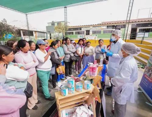 servicio de alimentación escolar que brinda el ministerio de Desarrollo e Inclusión Social, a través del Programa Nacional de Alimentación Escolar Comunitaria Wasi Mikuna, el viceministro de Prestaciones Sociales, Julio Mendigure, visitó la Institución Educativa Roxanita Castro Witting en la comunidad de Manchay, distrito de PachacámacFoto: ANDINA/Difusión