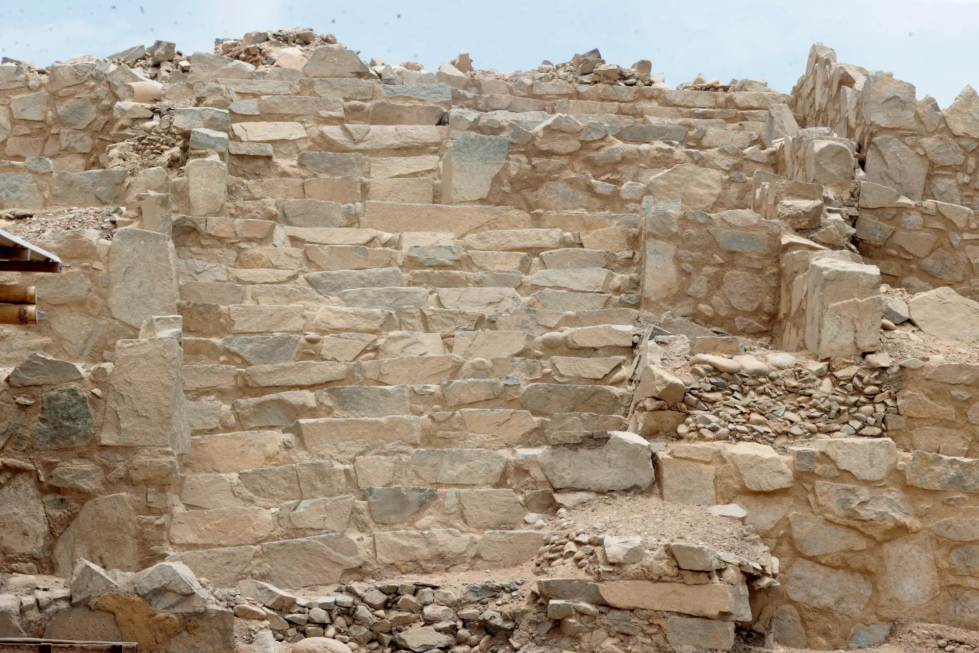 Para celebrar los 31 años del inicio de las labores de investigación, conservación y difusión del legado de la Civilización Caral, desde el Ministerio de Cultura se ha programado la realización del Caral Raymi: evento que entre los días 24 y 25 de octubre comprenderá actividades culturales y lúdicas diversas.
Foto: ANDINA/Vidal Tarqui Para celebrar los 31 años del inicio de las labores de investigación, conservación y difusión del legado de la Civilización Caral, desde el Ministerio de Cultura se ha programado la realización del Caral Raymi: evento que entre los días 24 y 25 de octubre comprenderá actividades culturales y lúdicas diversas.
Foto: ANDINA/Vidal Tarqui
