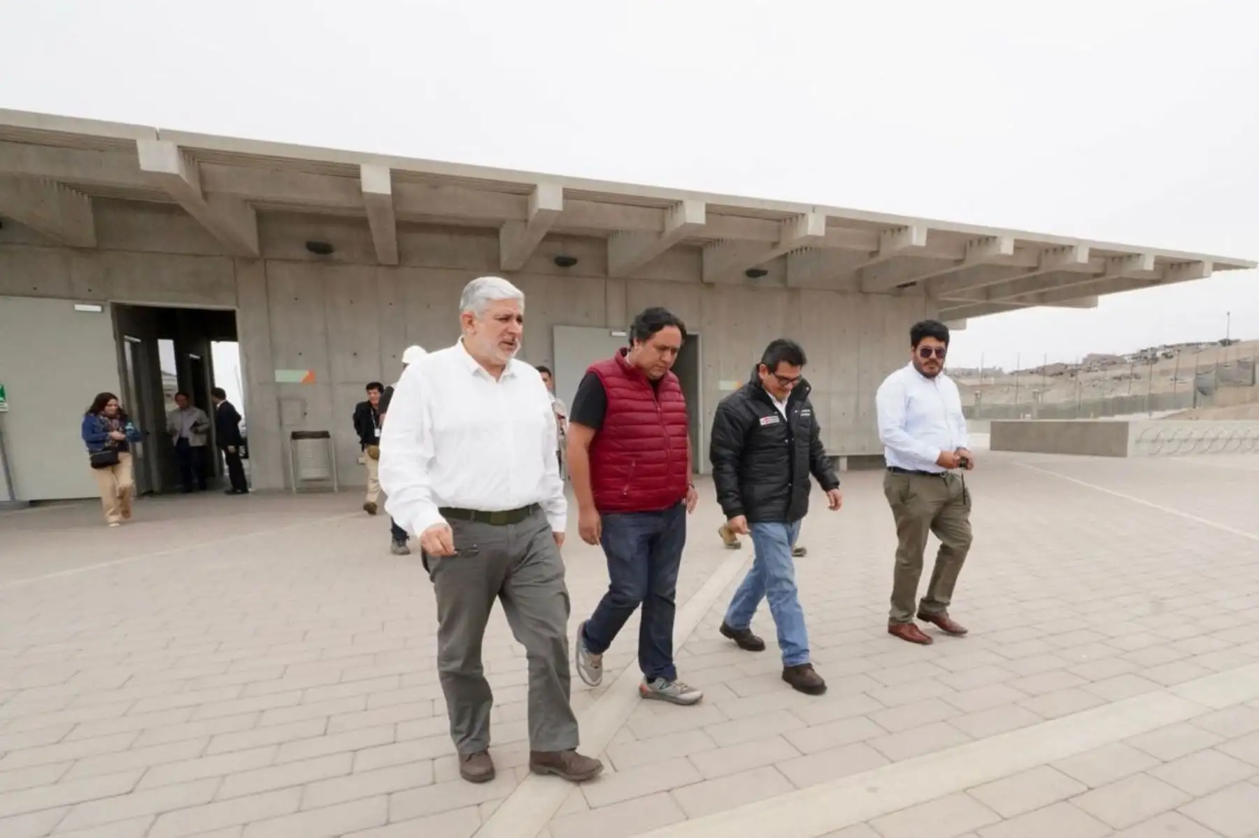 El ministro de Cultura, Alfredo Luna inspecciona el Museo Nacional del Perú (MUNA) para evaluar el estado de sus instalaciones y verificar las condiciones de los diferentes espacios que lo conforman.
Foto: Mincul El ministro de Cultura, Alfredo Luna inspecciona el Museo Nacional del Perú (MUNA) para evaluar el estado de sus instalaciones y verificar las condiciones de los diferentes espacios que lo conforman.
Foto: Mincul