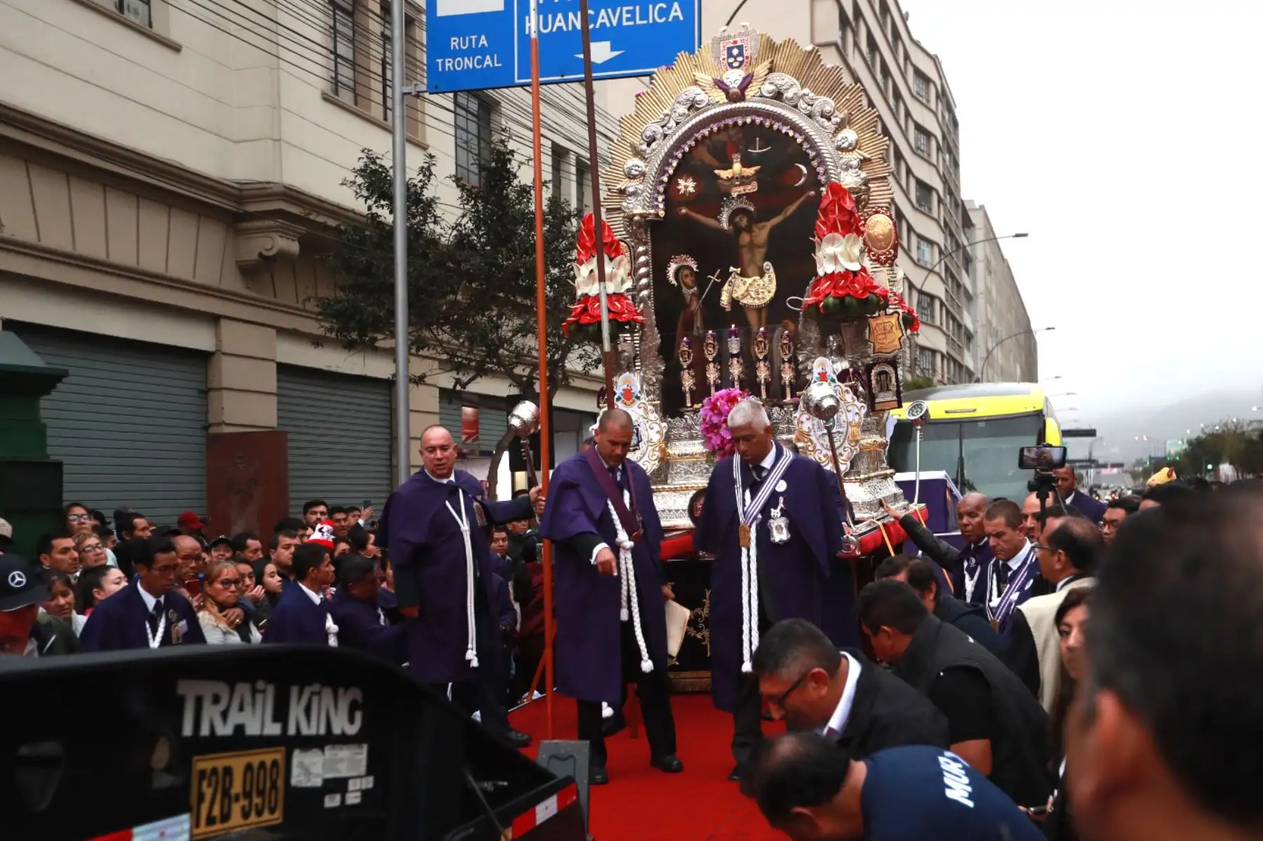 Tras casi 22 años de espera, las andas del Señor de los Milagros retoma hoy domingo 26 de octubre al Callao para recorrer sus calles en el Nazareno Móvil, en un hecho histórico para la comunidad religiosa del primer puerto. 
Foto: ANDINA/Lino Chipana Tras casi 22 años de espera, las andas del Señor de los Milagros retoma hoy domingo 26 de octubre al Callao para recorrer sus calles en el Nazareno Móvil, en un hecho histórico para la comunidad religiosa del primer puerto. 
Foto: ANDINA/Lino Chipana