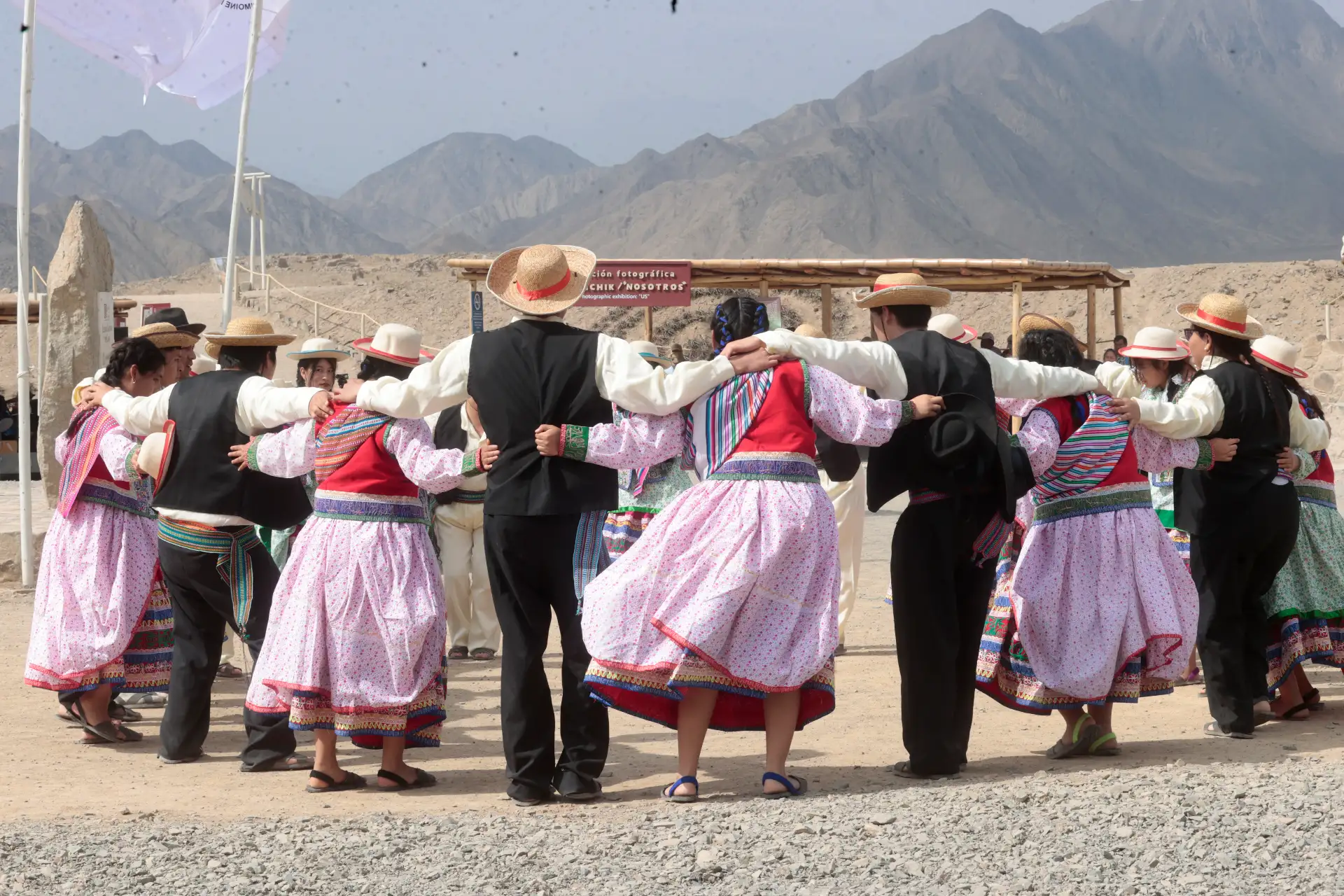 Para celebrar los 31 años del inicio de las labores de investigación, conservación y difusión del legado de la Civilización Caral, desde el Ministerio de Cultura se ha programado la realización del Caral Raymi: evento que entre los días 24 y 25 de octubre comprenderá actividades culturales y lúdicas diversas.
Foto: ANDINA/Vidal Tarqui Para celebrar los 31 años del inicio de las labores de investigación, conservación y difusión del legado de la Civilización Caral, desde el Ministerio de Cultura se ha programado la realización del Caral Raymi: evento que entre los días 24 y 25 de octubre comprenderá actividades culturales y lúdicas diversas.
Foto: ANDINA/Vidal Tarqui