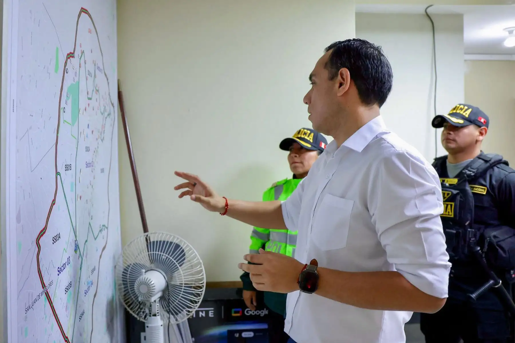 Esta madrugada, el presidente José Jerí Oré lideró el despliegue táctico de las fuerzas del orden en Villa María del Triunfo, en el marco del estado de emergencia. Foto: ANDINA/Prensa Presidencia Esta madrugada, el presidente José Jerí Oré lideró el despliegue táctico de las fuerzas del orden en Villa María del Triunfo, en el marco del estado de emergencia. Foto: ANDINA/Prensa Presidencia