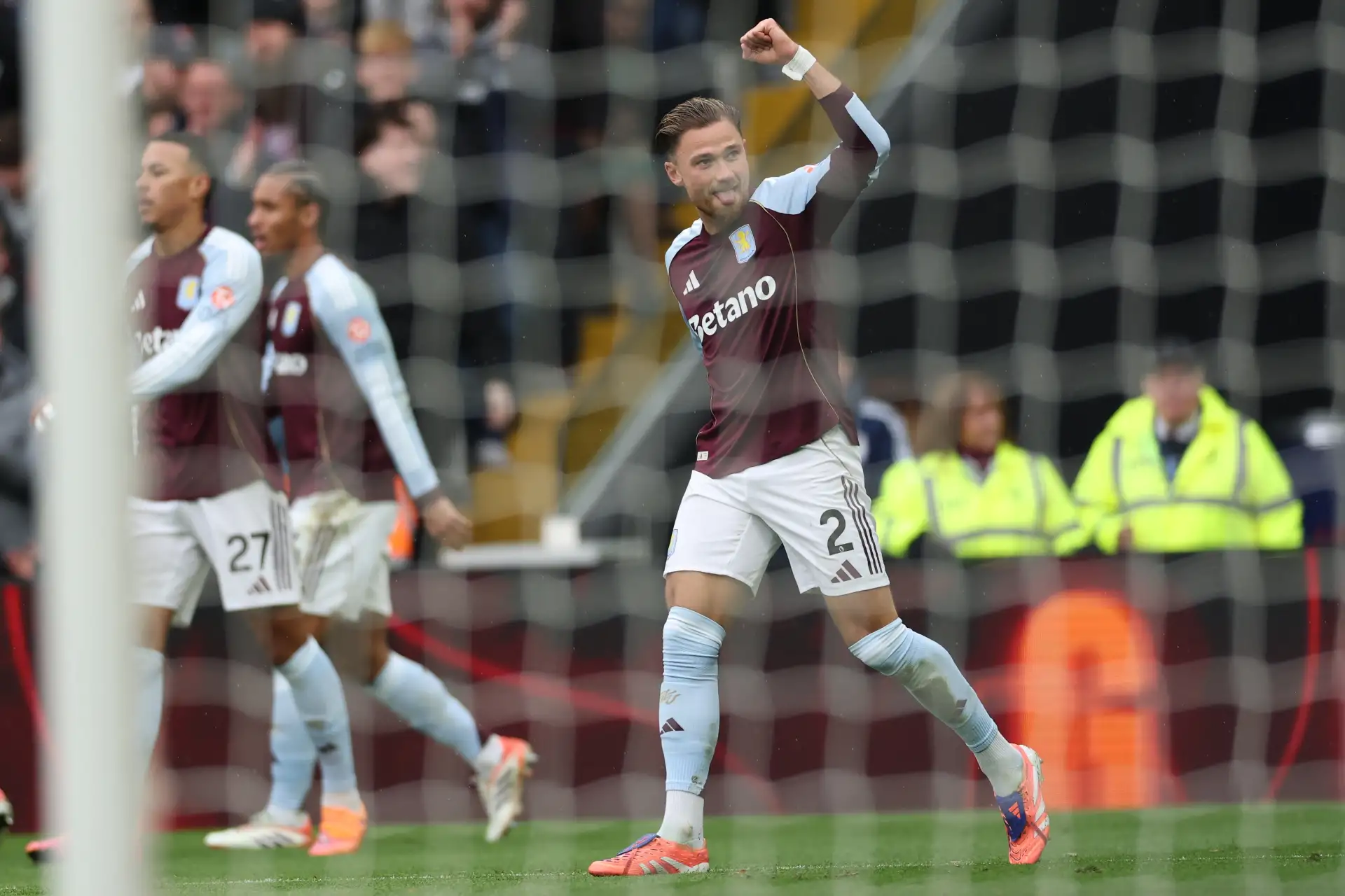 Matty Cash del Aston Villa celebra el gol del 1-0 durante el partido de la Premier League inglesa entre el Aston Villa FC y el Manchester City FC, en Birmingham, Gran Bretaña. 
Foto: Andina/EFE Matty Cash del Aston Villa celebra el gol del 1-0 durante el partido de la Premier League inglesa entre el Aston Villa FC y el Manchester City FC, en Birmingham, Gran Bretaña. 
Foto: Andina/EFE