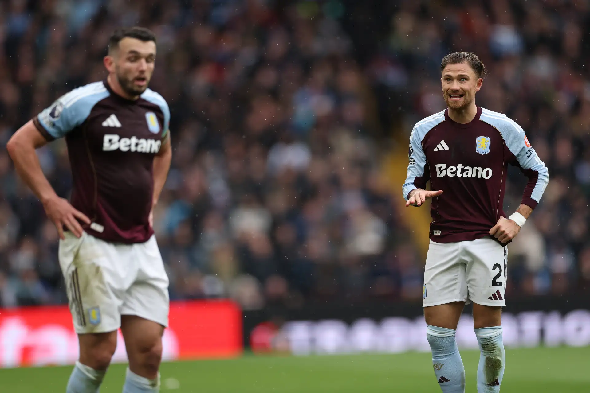 Matty Cash del Aston Villa reacciona durante el partido de la Premier League inglesa entre el Aston Villa FC y el Manchester City FC, en Birmingham, Gran Bretaña. Foto: ANDINA/EFE Matty Cash del Aston Villa reacciona durante el partido de la Premier League inglesa entre el Aston Villa FC y el Manchester City FC, en Birmingham, Gran Bretaña. Foto: ANDINA/EFE
