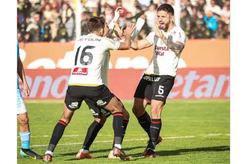 Universitario gana 2 a 1 ante ADT y se consagra tricampeón del fútbol peruano