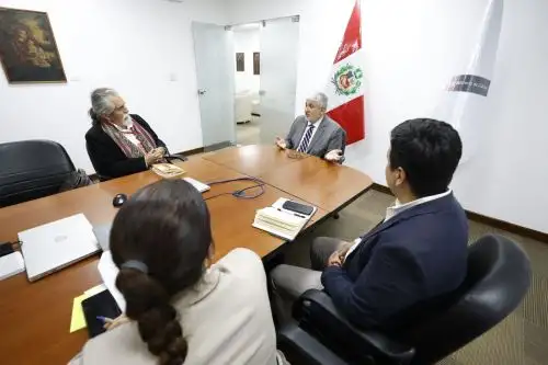 El ministro Alfredo Luna sostuvo reuniones para articular esfuerzos a fin de preservar el patrimonio cultural, promover las expresiones artísticas y fortalecer las políticas interculturales. Foto: Mincul
