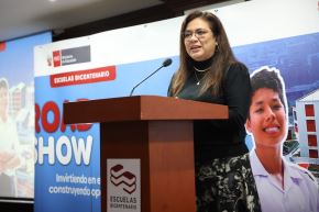 “Las Escuelas Bicentenario no son solo fierro y cemento. Son una nueva alternativa pedagógica que, con las aulas flexibles, amplía el horizonte de acción de los docentes en beneficio de los logros de aprendizaje de los estudiantes. Además, tiene talleres equipados para que los jóvenes se preparen para lo que viene después del colegio”, explicó la viceministra de Gestión Institucional del Ministerio de Educación, Cecilia García DíazANDINA/Difusión