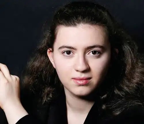 Deslumbra al mundo: Así es Marie-Ange Nguci,  la pianista que llega a Lima