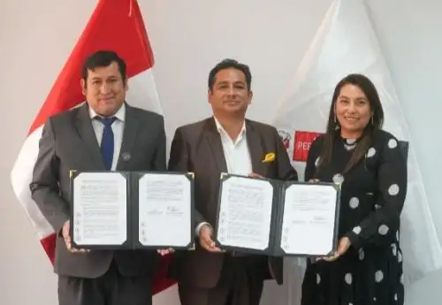 El Ministerio de la Producción y la Municipalidad Provincial de Calca suscribieron un convenio para impulsar la modernización del mercado modelo de la ciudad de Calca, en Cusco. ANDINA/Difusión