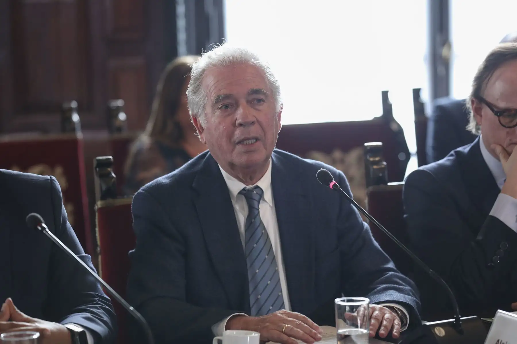 Presidente José Jerí participa en la Mesa de trabajo denominada “Desburocratización: Eliminación de barreras burocráticas municipales en fiscalización de centros comerciales”. Foto: ANDINA/Prensa Presidente José Jerí participa en la Mesa de trabajo denominada “Desburocratización: Eliminación de barreras burocráticas municipales en fiscalización de centros comerciales”. Foto: ANDINA/Prensa