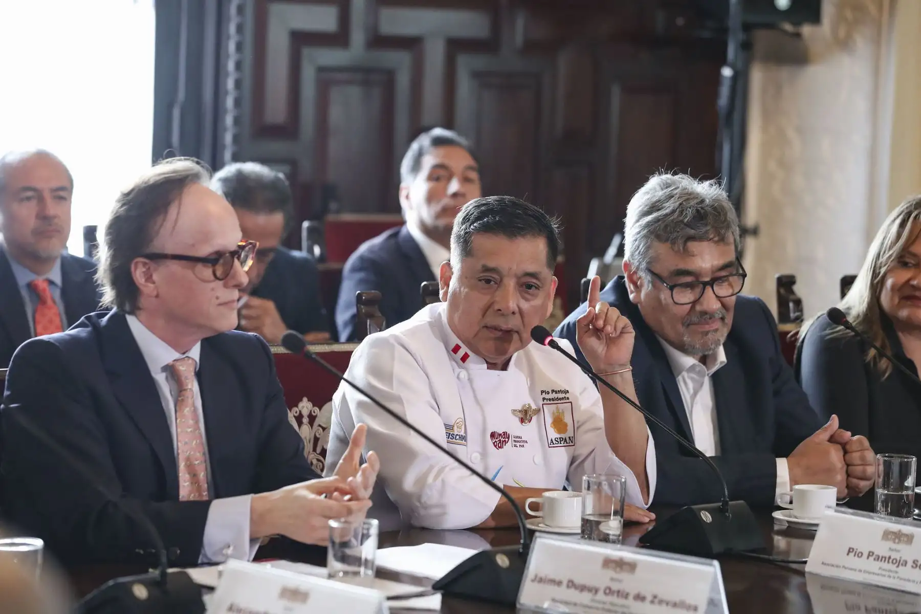 Presidente José Jerí participa en la Mesa de trabajo denominada “Desburocratización: Eliminación de barreras burocráticas municipales en fiscalización de centros comerciales”. Foto: ANDINA/Prensa Presidente José Jerí participa en la Mesa de trabajo denominada “Desburocratización: Eliminación de barreras burocráticas municipales en fiscalización de centros comerciales”. Foto: ANDINA/Prensa