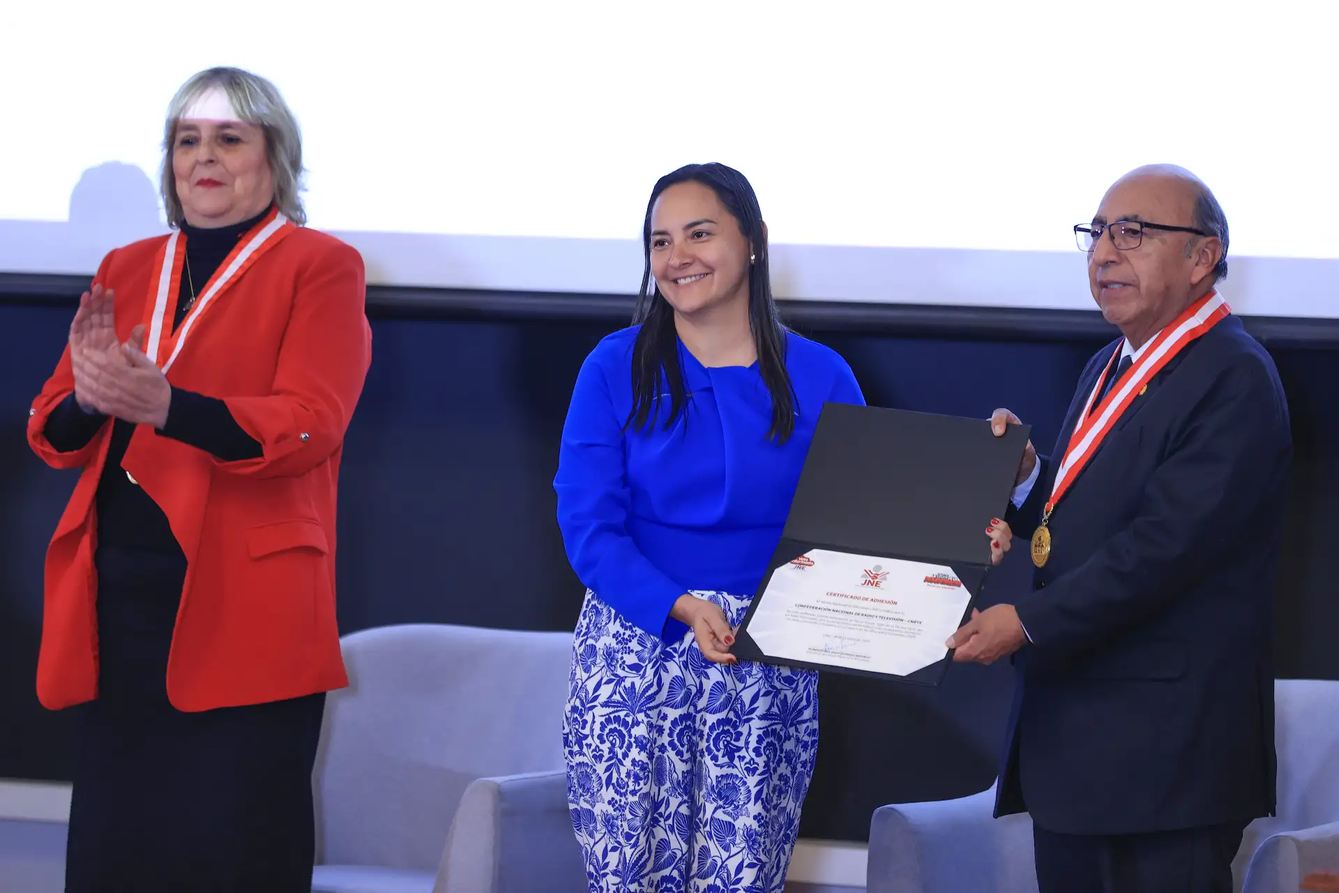La iniciativa "Liga de la Democracia por un Voto Informado", promovida por el JNE, busca contribuir al fortalecimiento de un ciudadania informada y fomentar el ejercicio responsable del sufragio. Foto: ANDINA/Jhonel Rodríguez Robles La iniciativa "Liga de la Democracia por un Voto Informado", promovida por el JNE, busca contribuir al fortalecimiento de un ciudadania informada y fomentar el ejercicio responsable del sufragio. Foto: ANDINA/Jhonel Rodríguez Robles