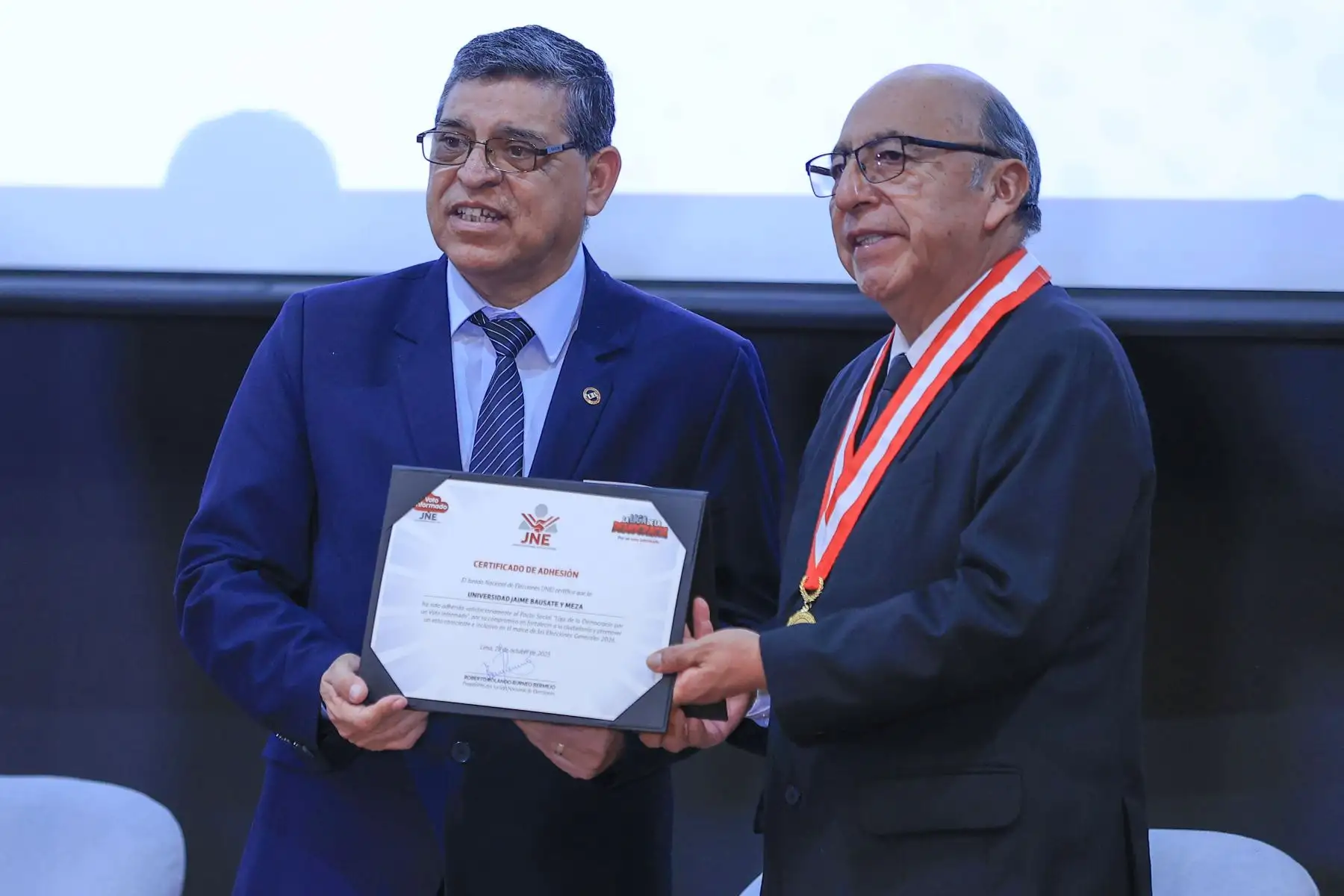 La iniciativa "Liga de la Democracia por un Voto Informado", promovida por el JNE, busca contribuir al fortalecimiento de un ciudadania informada y fomentar el ejercicio responsable del sufragio. Foto: ANDINA/Jhonel Rodríguez Robles La iniciativa "Liga de la Democracia por un Voto Informado", promovida por el JNE, busca contribuir al fortalecimiento de un ciudadania informada y fomentar el ejercicio responsable del sufragio. Foto: ANDINA/Jhonel Rodríguez Robles