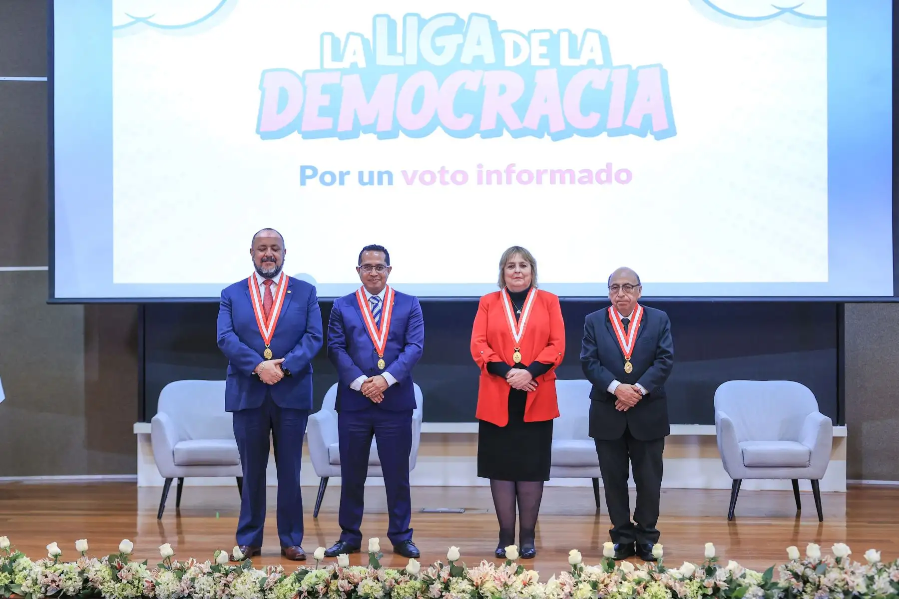 La iniciativa "Liga de la Democracia por un Voto Informado", promovida por el JNE, busca contribuir al fortalecimiento de un ciudadania informada y fomentar el ejercicio responsable del sufragio. Foto: ANDINA/Jhonel Rodríguez Robles La iniciativa "Liga de la Democracia por un Voto Informado", promovida por el JNE, busca contribuir al fortalecimiento de un ciudadania informada y fomentar el ejercicio responsable del sufragio. Foto: ANDINA/Jhonel Rodríguez Robles