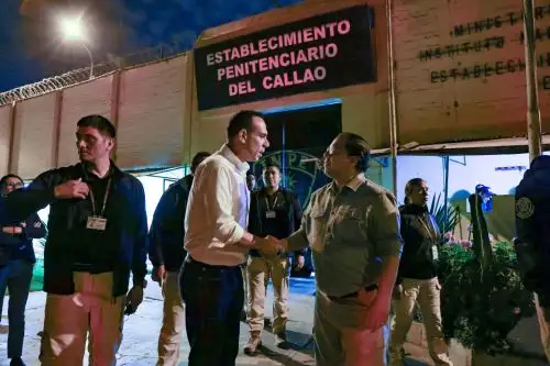 President of Peru lead a security operation inside Sarita Colonia prison in Callao. ANDINA/Prensa Presidencia
