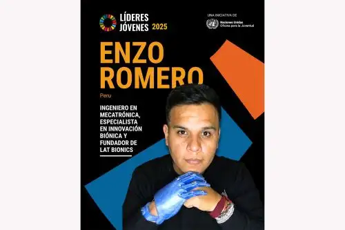 El ingeniero mecatrónico y docente investigador de la Pontificia Universidad Católica del Perú (PUCP), Enzo Romero, co-fundador de LAT Bionics, ha sido seleccionado por la Oficina de la Juventud de las Naciones Unidas (UN Youth Office) como uno de los 17 Jóvenes Líderes por los Objetivos de Desarrollo Sostenible (Young Leaders for the SDGs) correspondientes al periodo 2025–2027.