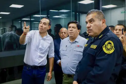 Presidente  José Jerí  visitó la central de videovigilancia de la Policía Nacional del Perú, donde supervisó su funcionamiento y evaluó acciones para su modernización