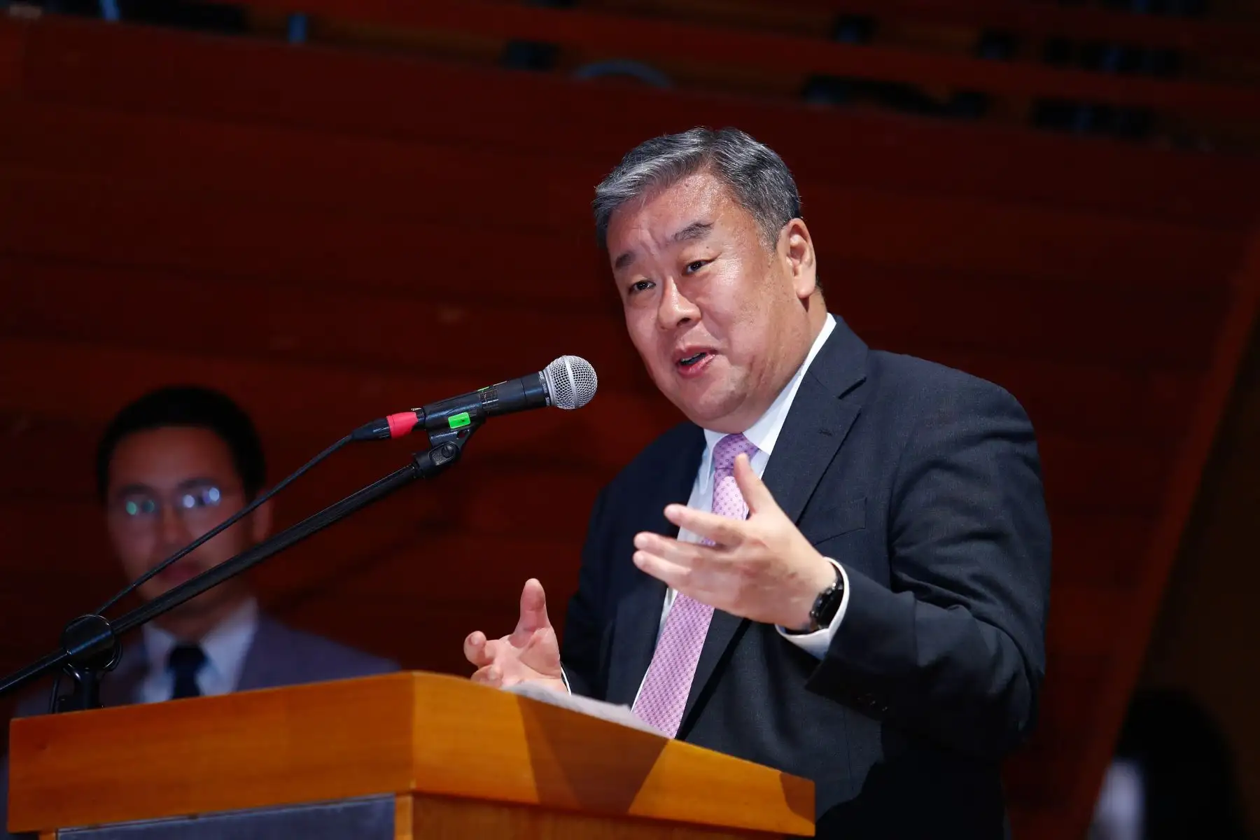 El director del Diario Oficial El Peruano, Félix Paz, y el embajador de China en el Perú, Song Yang, participaron en la premiación del concurso de fotografía "La cultura china en el Perú", desde el Centro Cultural Ccori Wasi en Miraflores. Foto: ANDINA/Daniel Bracamonte El director del Diario Oficial El Peruano, Félix Paz, y el embajador de China en el Perú, Song Yang, participaron en la premiación del concurso de fotografía "La cultura china en el Perú", desde el Centro Cultural Ccori Wasi en Miraflores. Foto: ANDINA/Daniel Bracamonte
