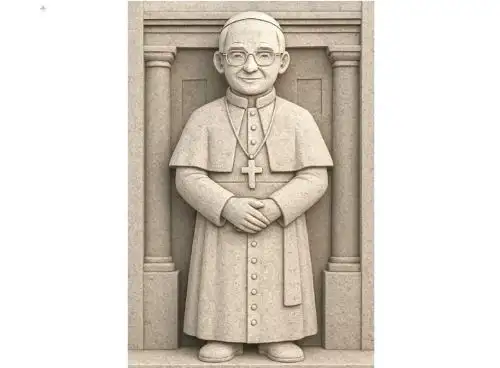 El artesano lambayecano Ruperto Millones Neciosup esculpen en piedra una imponente miniescultura del papa León XIV gracias a un innovador proceso que incluyó la inteligencia artificial. ANDINA/Difusión