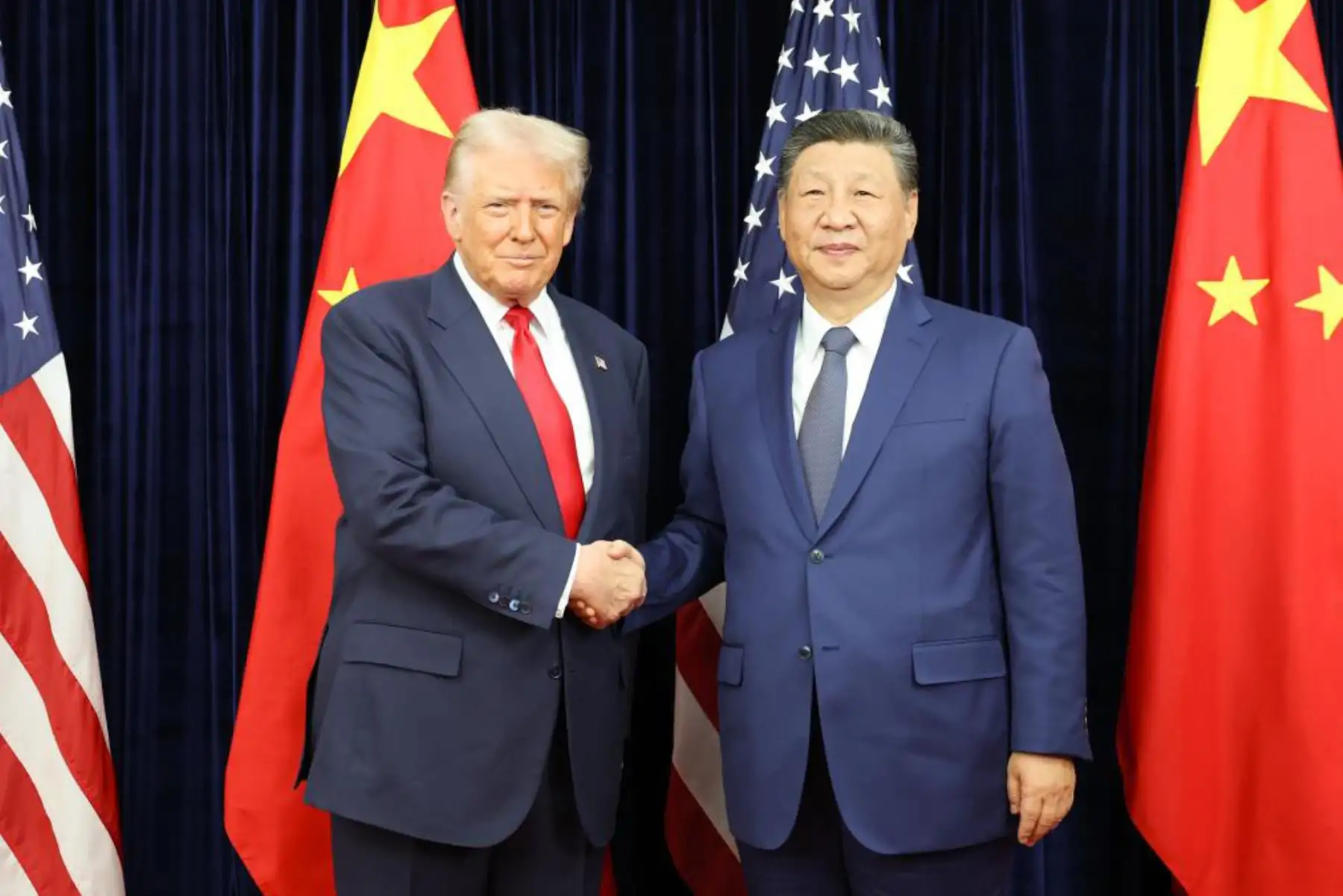 El presidente chino, Xi Jinping, se reunió hoy jueves aquí con su homólogo estadounidense, Donald Trump, para intercambiar puntos de vista sobre las relaciones bilaterales y asuntos de interés común. Foto: Xinhua/Shen Hong El presidente chino, Xi Jinping, se reunió hoy jueves aquí con su homólogo estadounidense, Donald Trump, para intercambiar puntos de vista sobre las relaciones bilaterales y asuntos de interés común. Foto: Xinhua/Shen Hong