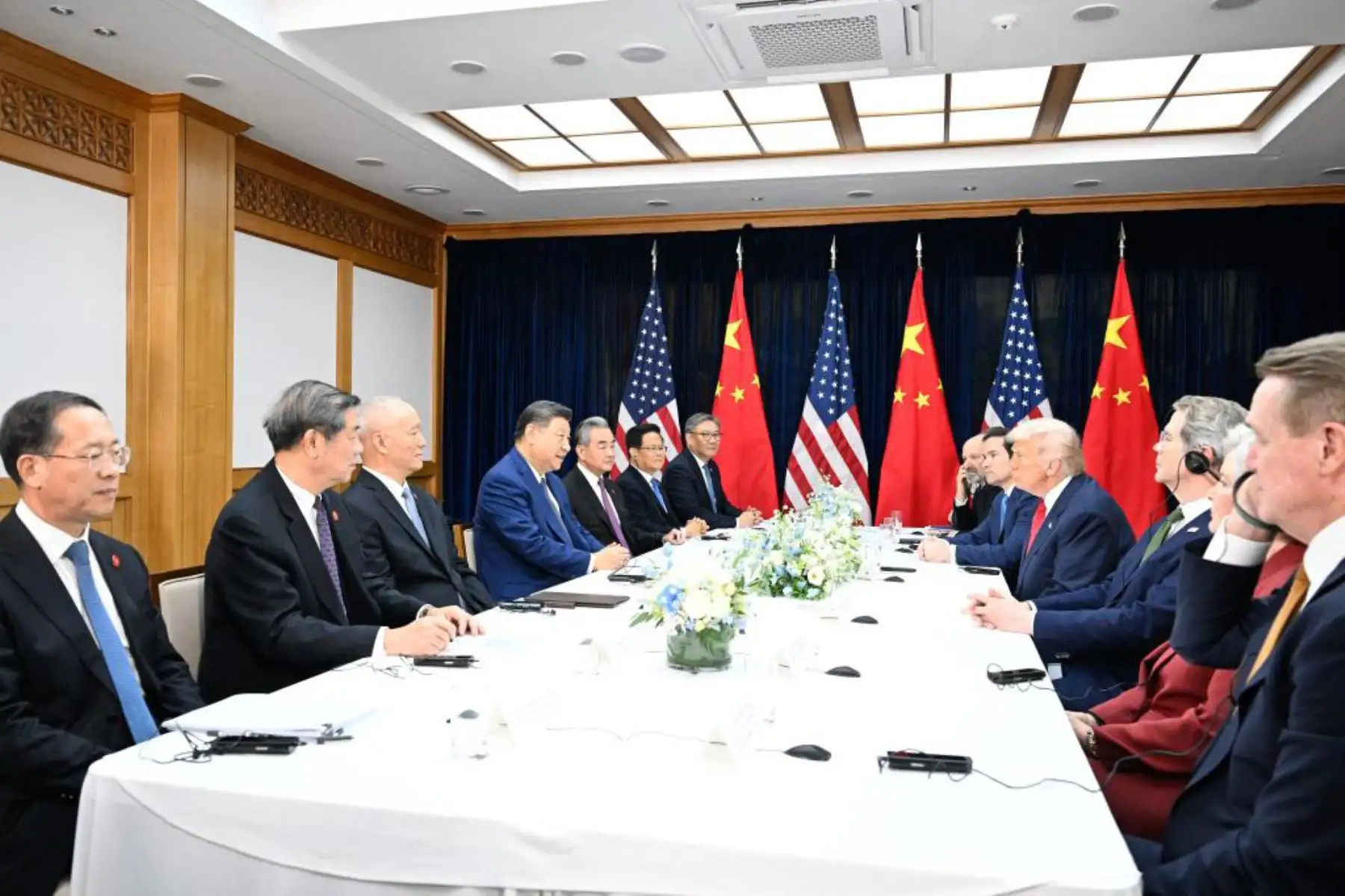 El presidente chino, Xi Jinping, se reunió hoy jueves aquí con su homólogo estadounidense, Donald Trump, para intercambiar puntos de vista sobre las relaciones bilaterales y asuntos de interés común. Foto: Xinhua/Shen Hong El presidente chino, Xi Jinping, se reunió hoy jueves aquí con su homólogo estadounidense, Donald Trump, para intercambiar puntos de vista sobre las relaciones bilaterales y asuntos de interés común. Foto: Xinhua/Shen Hong
