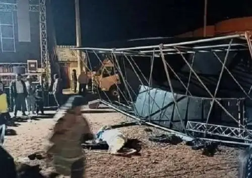 Vientos fuertes provocaron la caída de un arco de parlantes de sonido en el distrito de San Miguel, región Puno. El accidente provocó la muerte de una persona y dejó heridas a otras tres. ANDINA/Difusión