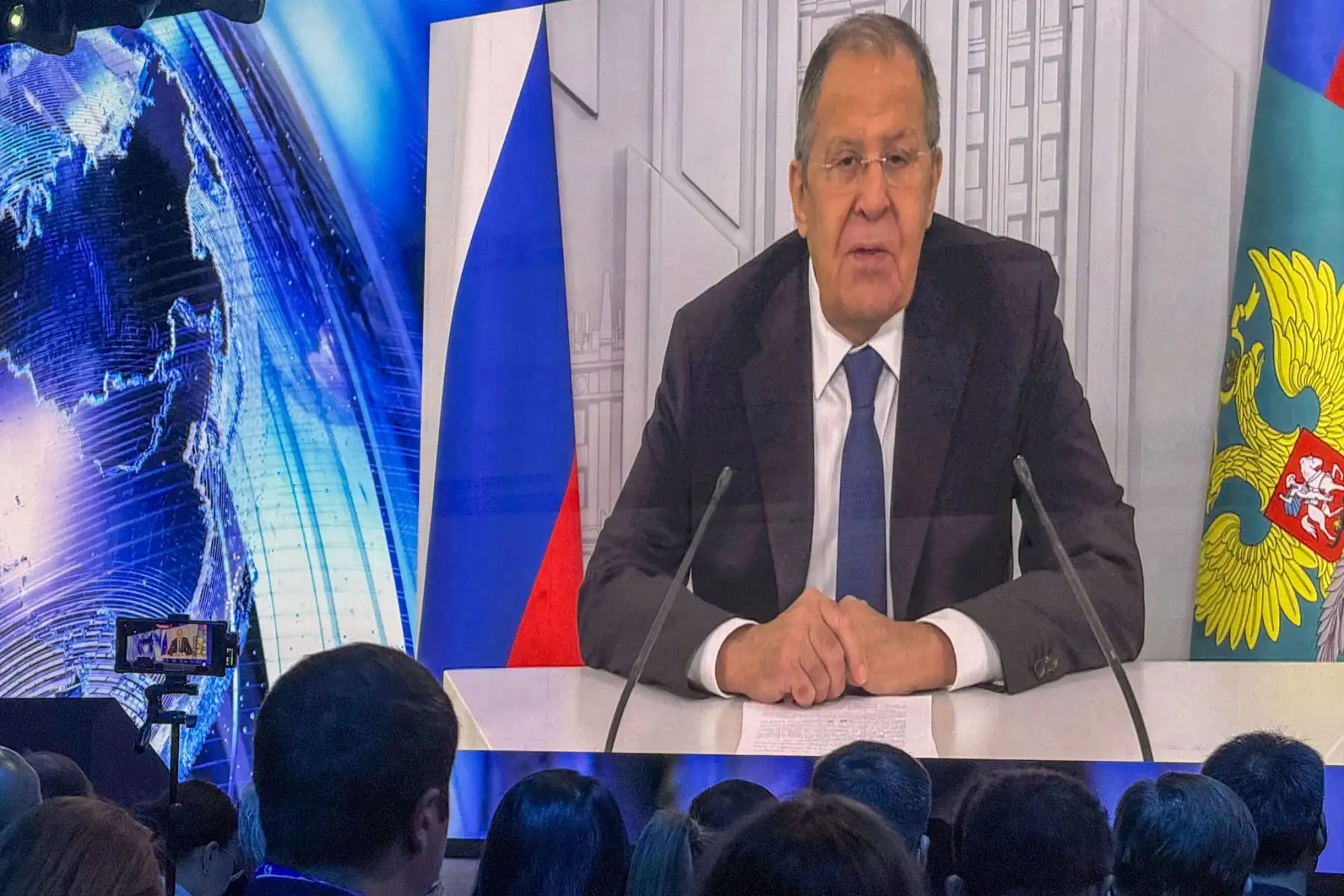 Rusia conmemoró los 100 años de su diplomacia pública con la cuarta edición del Honest View Media Award, organizado por Rossotrudnichestvo. El certamen reunió a más de cien periodistas de todo el mundo y recibió 821 postulaciones de 75 países. Entre los nominados destacó el peruano Luis Iparraguirre, autor de una crónica sobre el papel de la fotografía en la memoria histórica de la Segunda Guerra Mundial. Foto: ANDINA/Luis Iparraguirre Rusia conmemoró los 100 años de su diplomacia pública con la cuarta edición del Honest View Media Award, organizado por Rossotrudnichestvo. El certamen reunió a más de cien periodistas de todo el mundo y recibió 821 postulaciones de 75 países. Entre los nominados destacó el peruano Luis Iparraguirre, autor de una crónica sobre el papel de la fotografía en la memoria histórica de la Segunda Guerra Mundial. Foto: ANDINA/Luis Iparraguirre