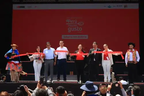Presidente José Jerí Oré participa en la inauguración de la feria gastronómica Perú Mucho Gusto