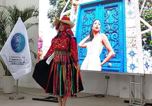 Con apenas 12 años de edad, una adolescente diseñadora está a punto de conquistar las pasarelas del Fashion Week Chiclayo 2025, que se celebrará este 8 de noviembre, con una colección dedica a la cultura y la naturaleza del distrito lambayecano de Incahuasi,  ANDINA/Difusión