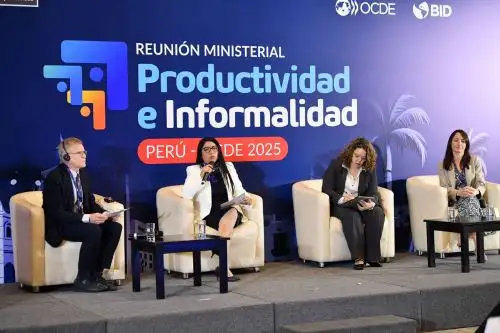 Minister of Economy and Finance of Peru, Denisse Miralles, speaks at OCDE meeting in Lima.  Photo: Courtesy.