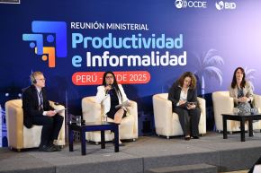 Minister of Economy and Finance of Peru, Denisse Miralles, speaks at OCDE meeting in Lima.  Photo: Courtesy.