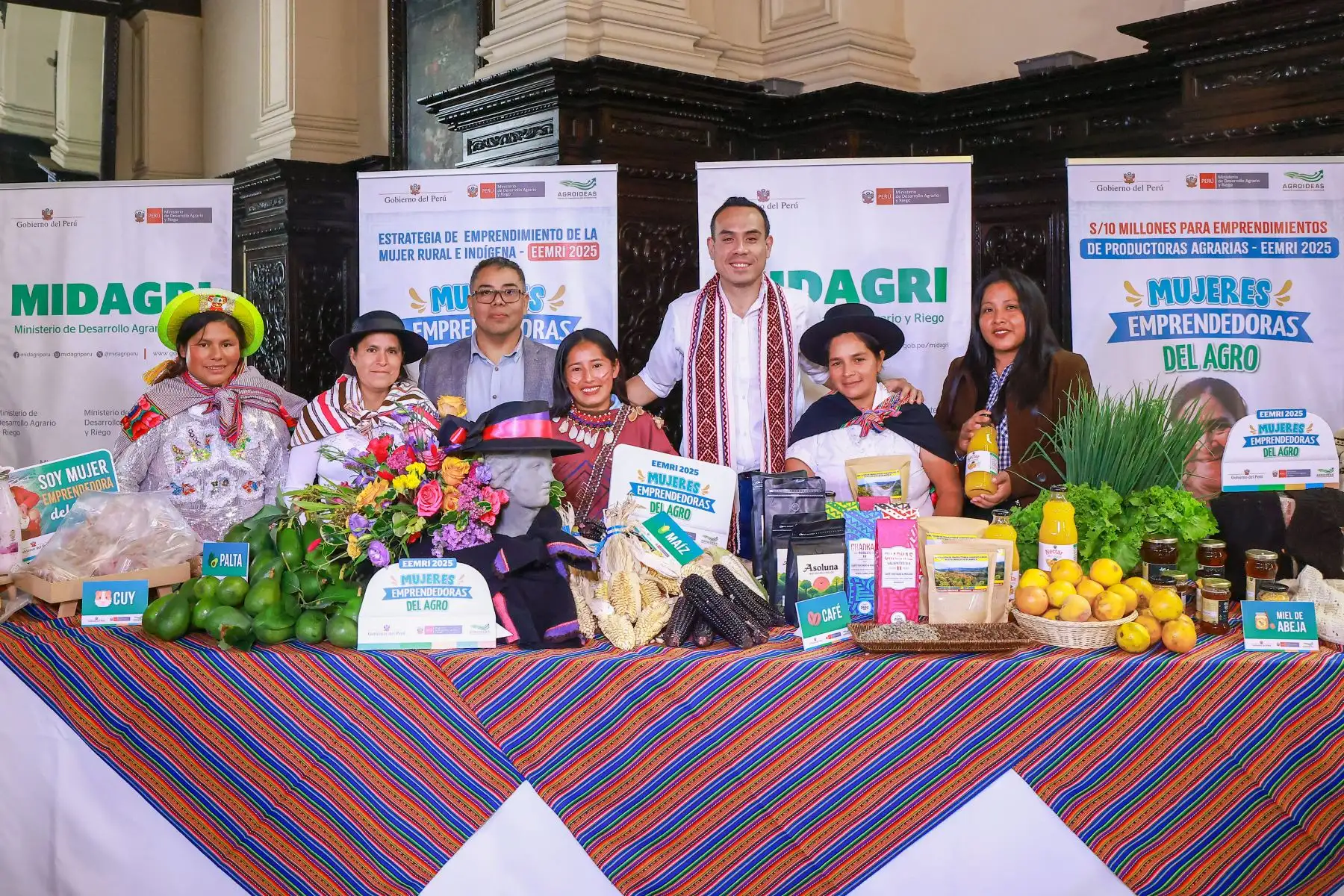 El Gobierno del Perú, a través del presidente de la República, José Jerí, impulsa la autonomía económica de mujeres rurales con la entrega de subvenciones por cerca de S/ 10 millones, durante una ceremonia realizada en Palacio de Gobierno. Foto: ANDINA/Presidencia El Gobierno del Perú, a través del presidente de la República, José Jerí, impulsa la autonomía económica de mujeres rurales con la entrega de subvenciones por cerca de S/ 10 millones, durante una ceremonia realizada en Palacio de Gobierno. Foto: ANDINA/Presidencia