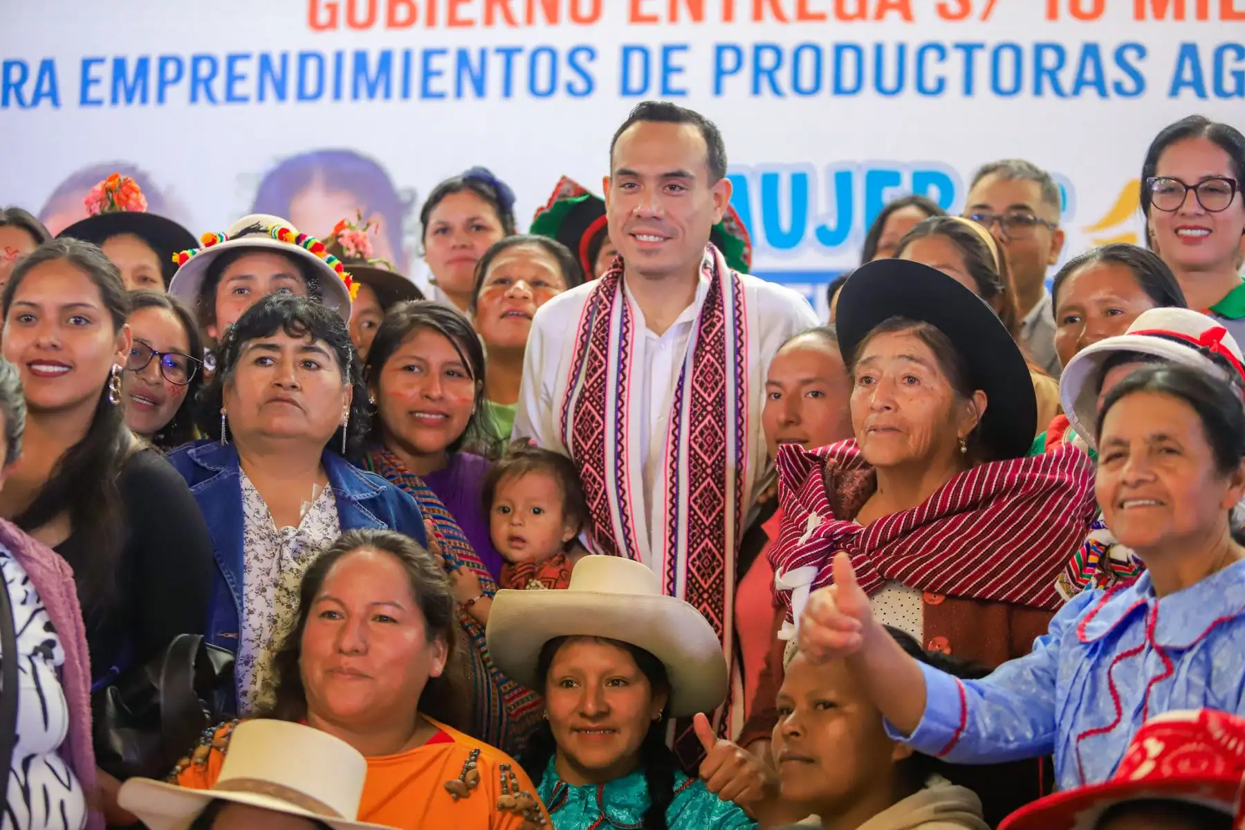 El Gobierno del Perú, a través del presidente de la República, José Jerí, impulsa la autonomía económica de mujeres rurales con la entrega de subvenciones por cerca de S/ 10 millones, durante una ceremonia realizada en Palacio de Gobierno. Foto: ANDINA/Presidencia El Gobierno del Perú, a través del presidente de la República, José Jerí, impulsa la autonomía económica de mujeres rurales con la entrega de subvenciones por cerca de S/ 10 millones, durante una ceremonia realizada en Palacio de Gobierno. Foto: ANDINA/Presidencia