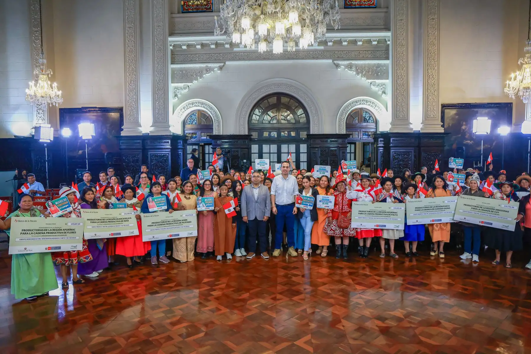 El Gobierno del Perú, a través del presidente de la República, José Jerí, impulsa la autonomía económica de mujeres rurales con la entrega de subvenciones por cerca de S/ 10 millones, durante una ceremonia realizada en Palacio de Gobierno. Foto: ANDINA/Presidencia El Gobierno del Perú, a través del presidente de la República, José Jerí, impulsa la autonomía económica de mujeres rurales con la entrega de subvenciones por cerca de S/ 10 millones, durante una ceremonia realizada en Palacio de Gobierno. Foto: ANDINA/Presidencia