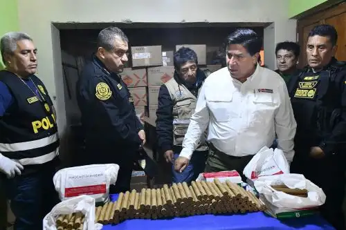 Gracias al trabajo de inteligencia operativa, también se logró incautar más de 17 mil cartuchos de dinamita en la región Piura, golpeando así la cadena logística de las organizaciones criminales y evitando que estos materiales explosivos sean utilizados en atentados contra la población.ANDINA/Difusión