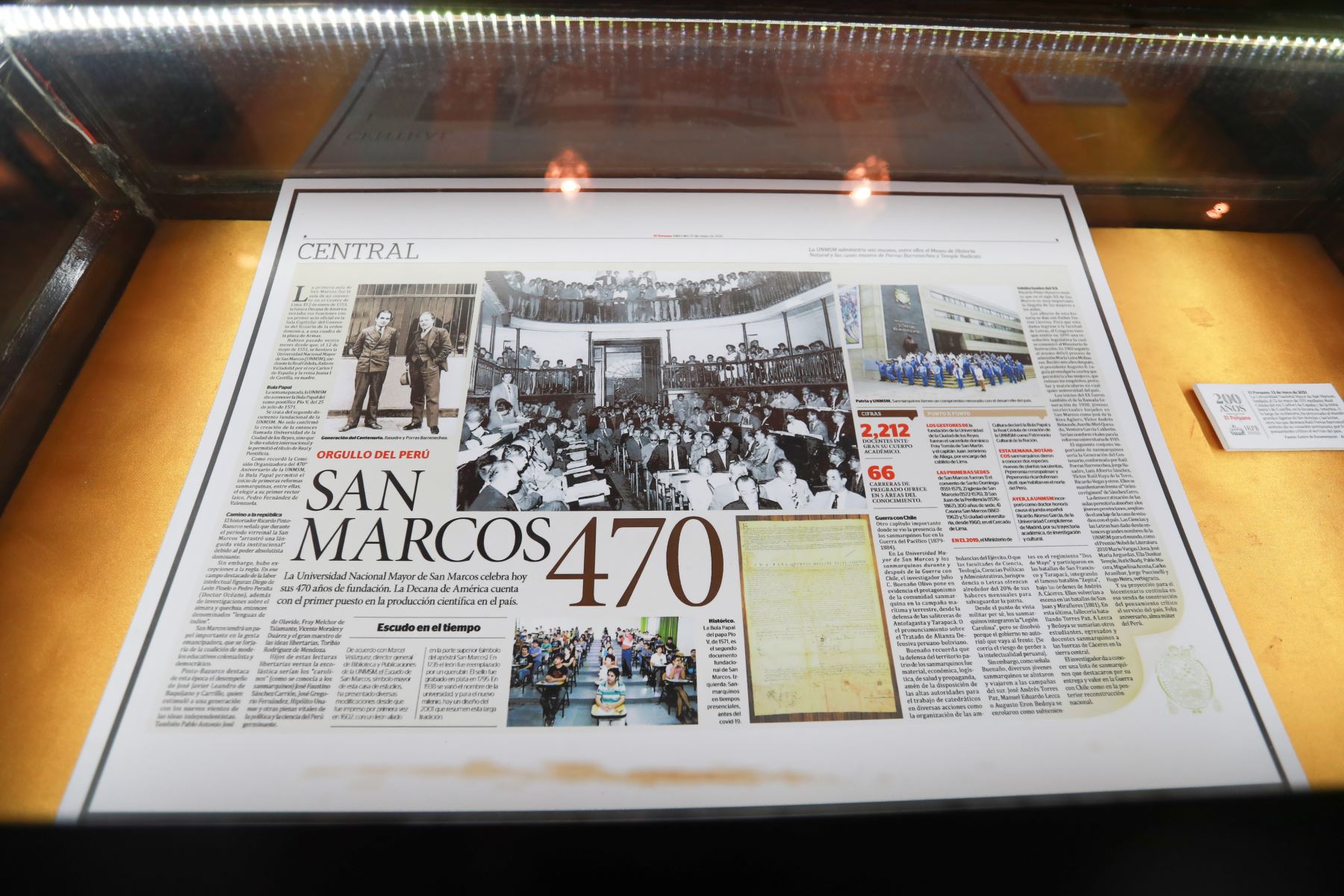 Inauguración de exposición denominada “Raúl Porras Barrenechea Periodista y su relación con el Diario Oficial El Peruano”.
Director del Diario El Peruano Félix Paz, embajador Luís Medívil - Canales y Juan Alvarez Vita.
Foto: ANDINA / Lino Chipana Obregón Inauguración de exposición denominada “Raúl Porras Barrenechea Periodista y su relación con el Diario Oficial El Peruano”.
Director del Diario El Peruano Félix Paz, embajador Luís Medívil - Canales y Juan Alvarez Vita.
Foto: ANDINA / Lino Chipana Obregón