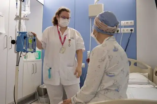 Tras la reciente noticia sobre la recaída de la actriz peruana Natalia Salas, especialistas explican por qué, a pesar del diagnóstico temprano y los tratamientos exitosos, algunas pacientes vuelven a enfrentar la enfermedad.