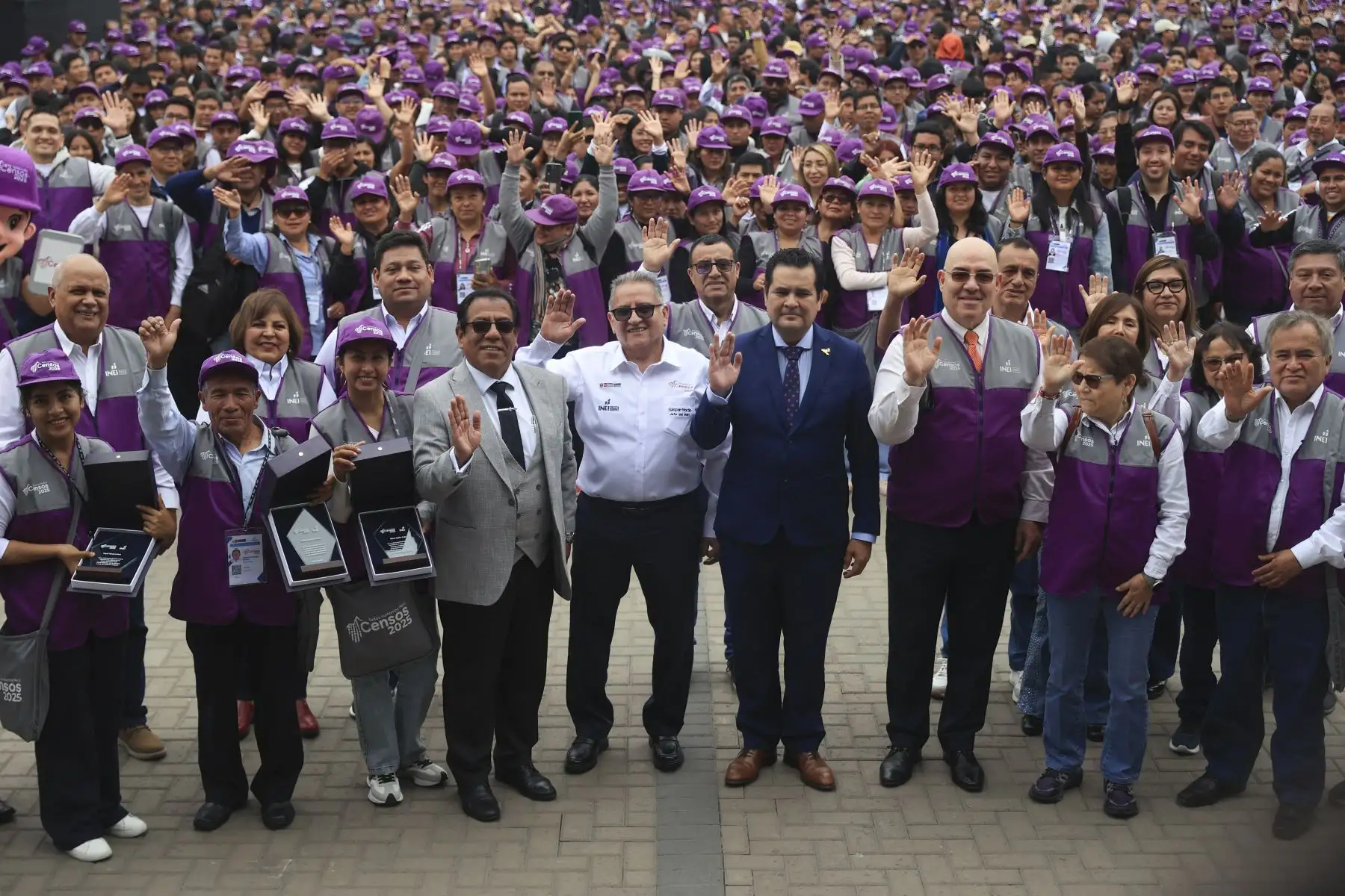 Ceremonia de clausura de los Censos Nacionales 2025, liderada por el jefe del INEI, Gaspar Morán, quien anunció el cierre del trabajo de campo oficial de los Censos Nacionales 2025: XIII de Población, VIII de Vivienda y IV de Comunidades Indígenas. Foto: ANDINA/Jhonel Rodríguez Robles Ceremonia de clausura de los Censos Nacionales 2025, liderada por el jefe del INEI, Gaspar Morán, quien anunció el cierre del trabajo de campo oficial de los Censos Nacionales 2025: XIII de Población, VIII de Vivienda y IV de Comunidades Indígenas. Foto: ANDINA/Jhonel Rodríguez Robles