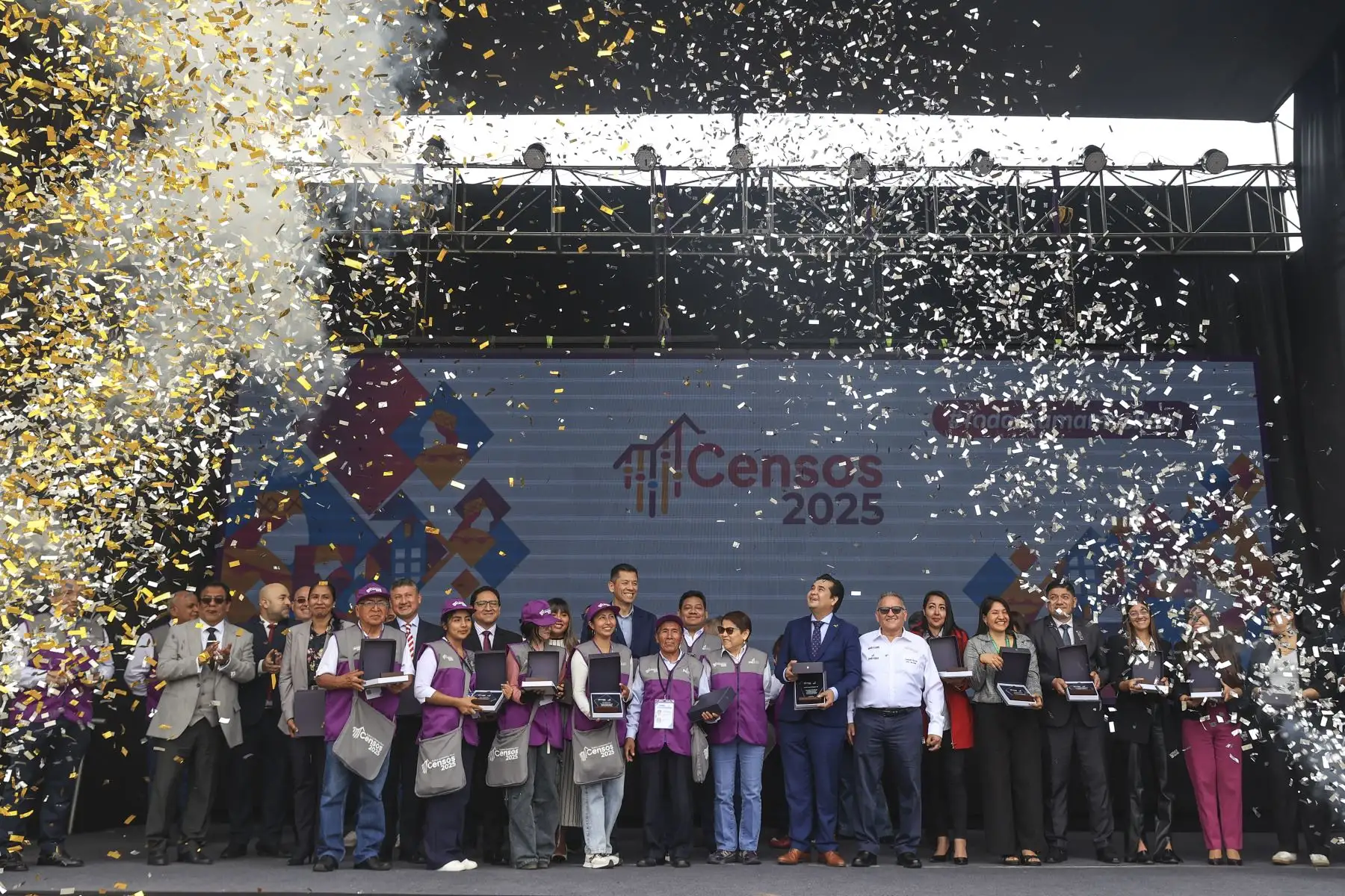 Ceremonia de clausura de los Censos Nacionales 2025, liderada por el jefe del INEI, Gaspar Morán, quien anunció el cierre del trabajo de campo oficial de los Censos Nacionales 2025: XIII de Población, VIII de Vivienda y IV de Comunidades Indígenas. Foto: ANDINA/Jhonel Rodríguez Robles Ceremonia de clausura de los Censos Nacionales 2025, liderada por el jefe del INEI, Gaspar Morán, quien anunció el cierre del trabajo de campo oficial de los Censos Nacionales 2025: XIII de Población, VIII de Vivienda y IV de Comunidades Indígenas. Foto: ANDINA/Jhonel Rodríguez Robles