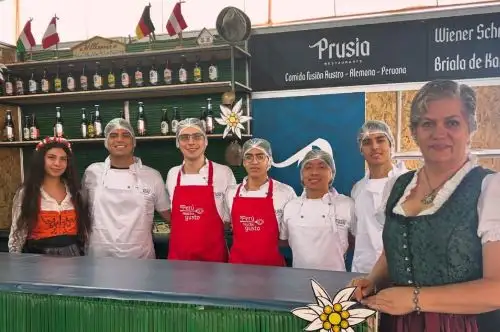 "Prusia Restaurante", de Pasco, se hace presente en "Perú Mucho Gusto" con dos platos a base de carne de cerdo y de res. Foto: ANDINA / Ronny Isla