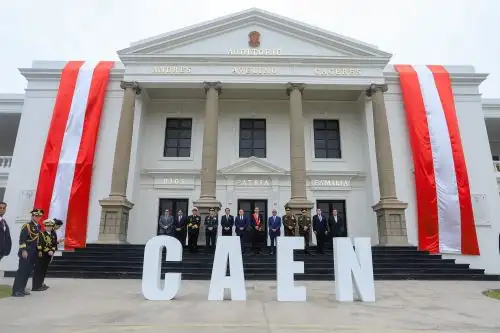 Presidente José Jerí  participa del 75.° aniversario del CAEN