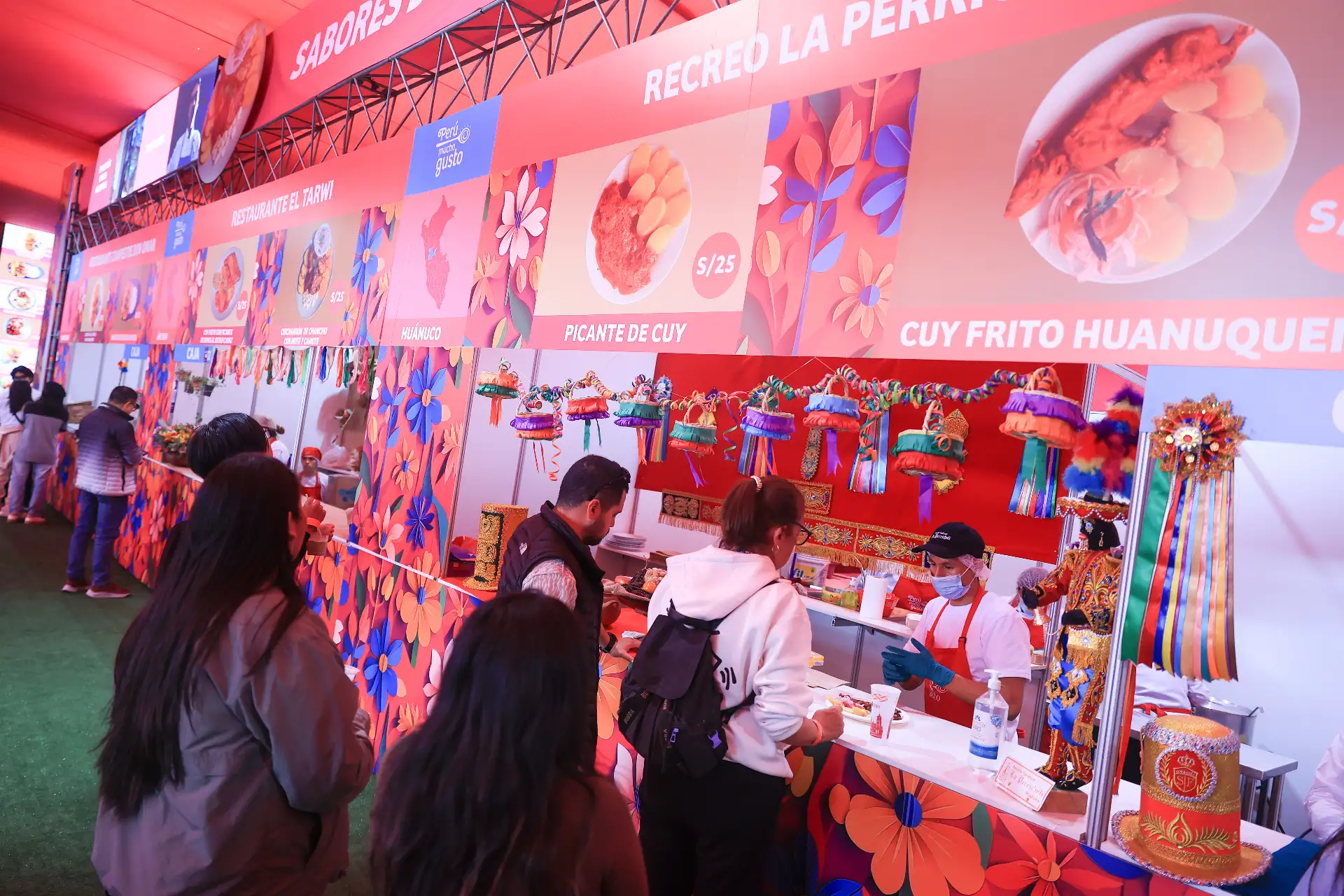 La feria, organizada por el Ministerio de Comercio Exterior y Turismo (Mincetur) y Promperú, se realiza en la explanada de la Costa Verde, en Magdalena del Mar. Foto: ANDINA/Jhonel Rodríguez Robles La feria, organizada por el Ministerio de Comercio Exterior y Turismo (Mincetur) y Promperú, se realiza en la explanada de la Costa Verde, en Magdalena del Mar. Foto: ANDINA/Jhonel Rodríguez Robles