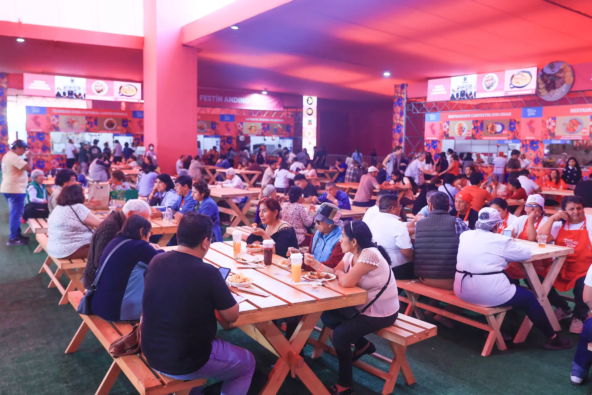 Comensales podrán degustar platos típicos, bebidas artesanales, postres, así como productos de mercado. Foto: ANDINA/Jhonel Rodríguez Robles Comensales podrán degustar platos típicos, bebidas artesanales, postres, así como productos de mercado. Foto: ANDINA/Jhonel Rodríguez Robles