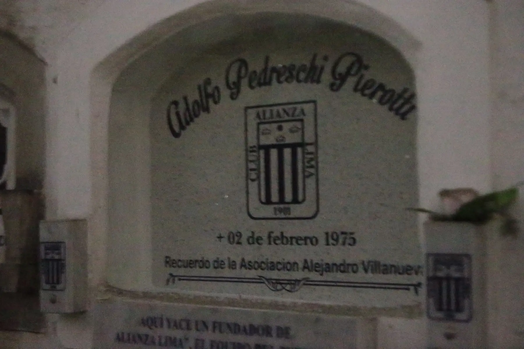 En el marco de las celebraciones por Halloween el cementerio Presbítero Maestro realiza un recorrido nocturno por pabellones y mausoleos. Foto: ANDINA/Héctor Vinces En el marco de las celebraciones por Halloween el cementerio Presbítero Maestro realiza un recorrido nocturno por pabellones y mausoleos. Foto: ANDINA/Héctor Vinces