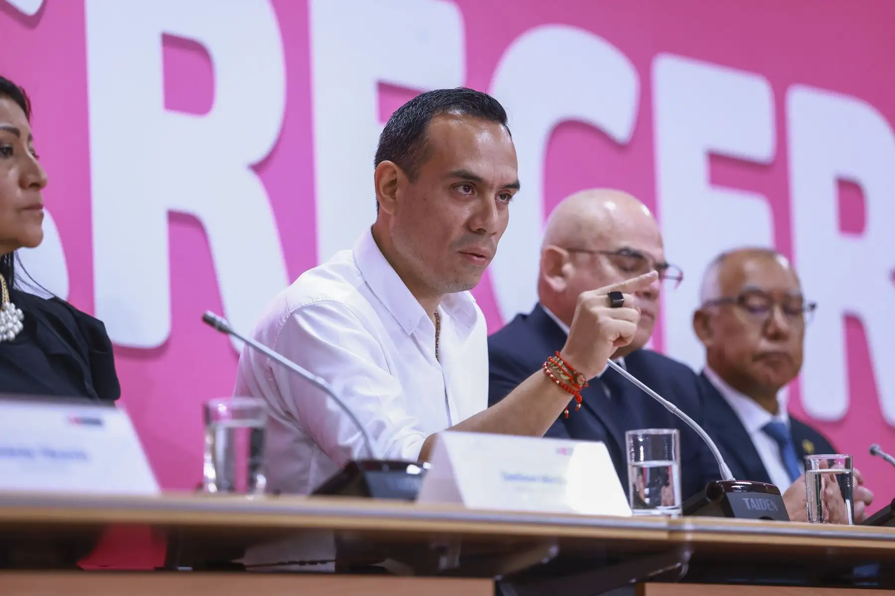 El presidente José Jerí Oré lideró una reunión con los titulares de la PCM, MEF y representantes de los gremios empresariales.
Foto: ANDINA/Prensa presidencia